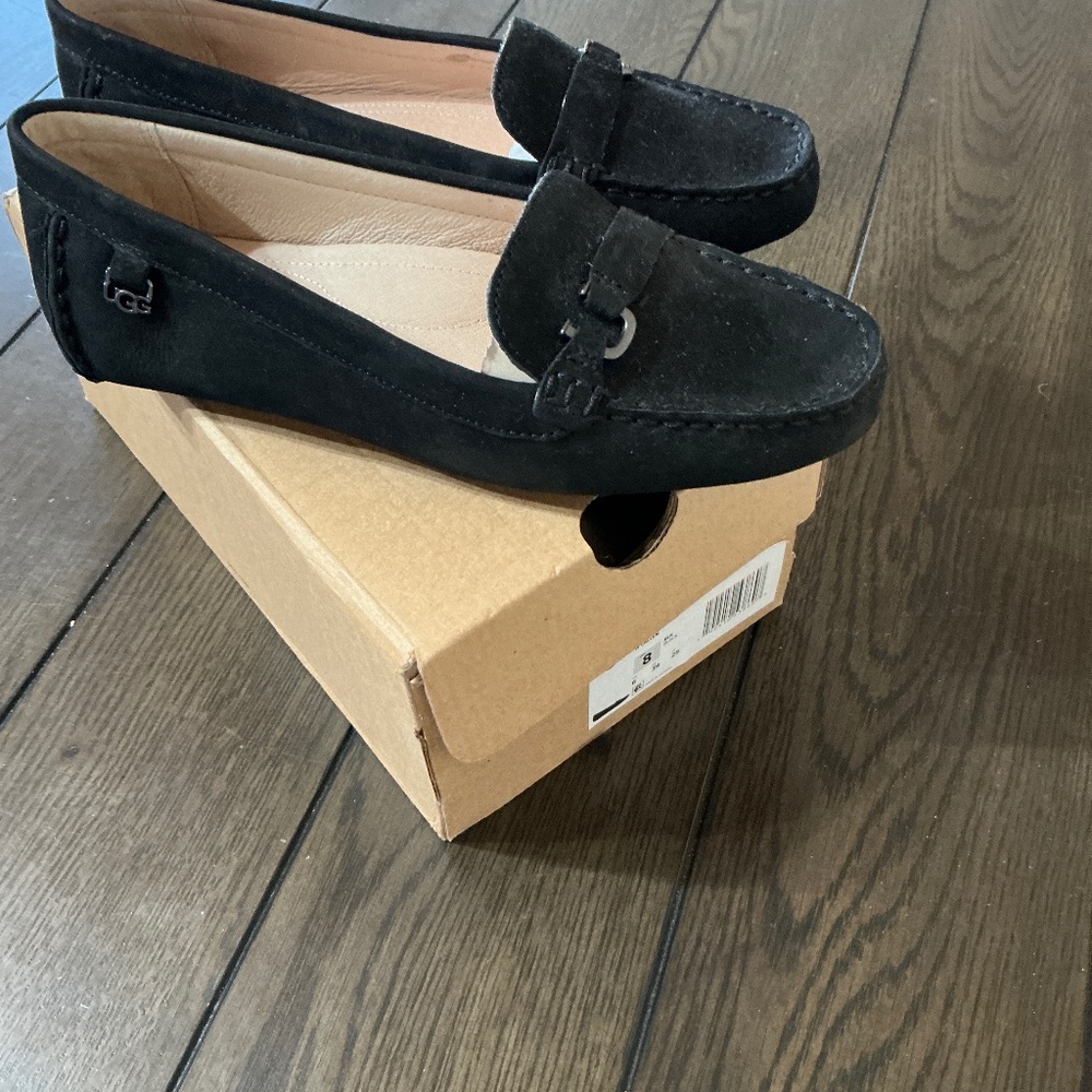 UGG W Callen loafer Black Suede size 8 New in box